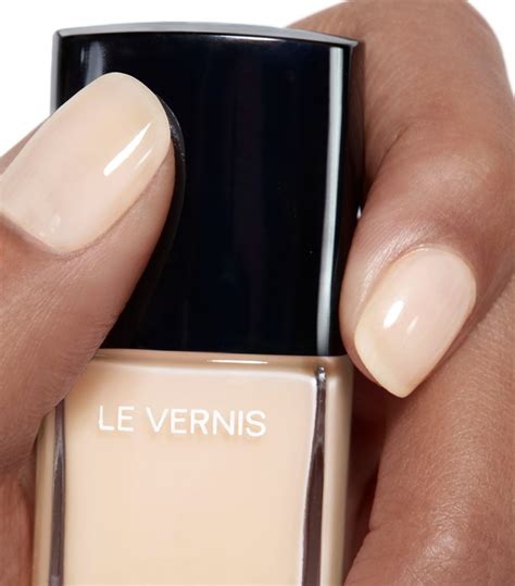 la fougueuse chanel|LE VERNIS Longwear nail colour 127 .